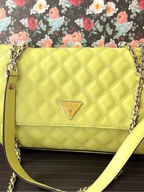 GUESS Quilted Chain-Handle Shoulder Bag in Lime
